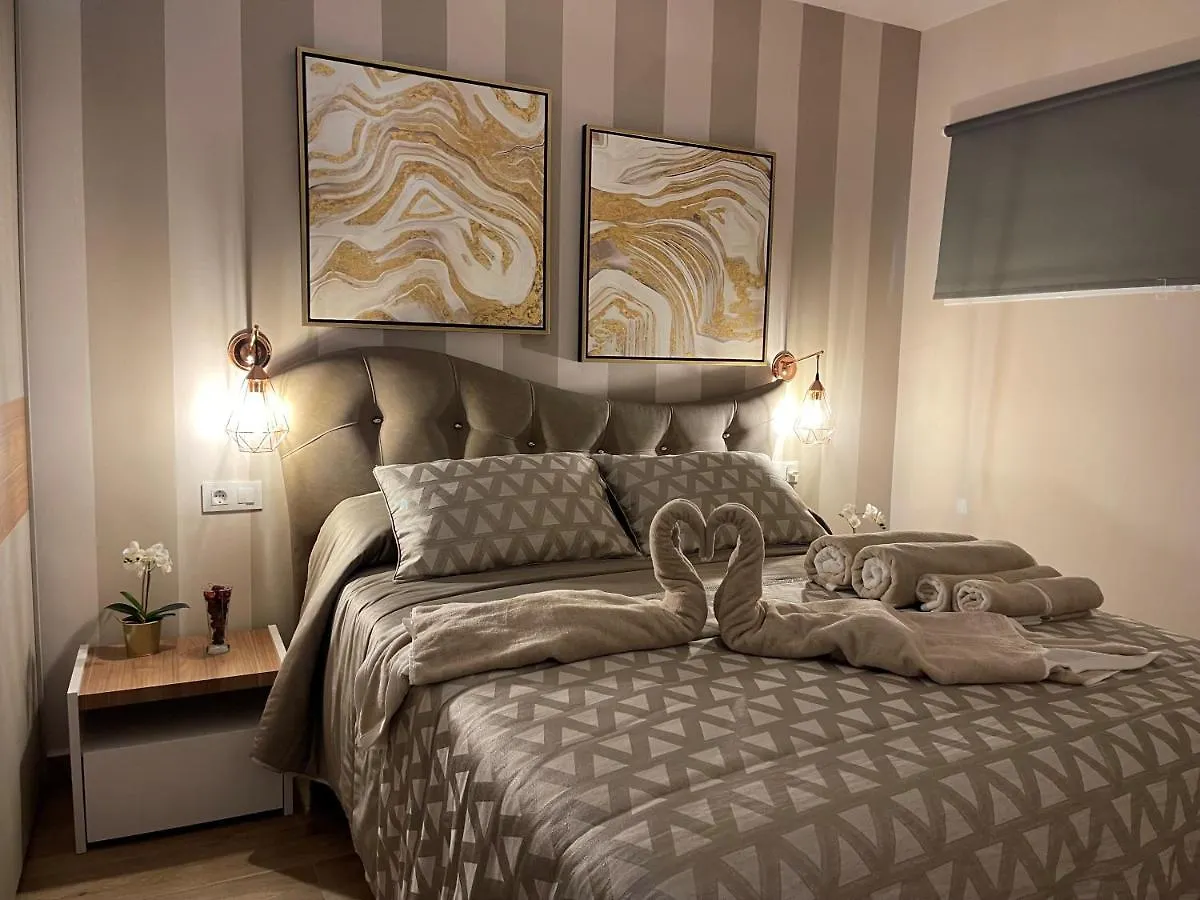 Luxury Apartment Fronte Piscina Mareverde A&V Costa Adeje contacts