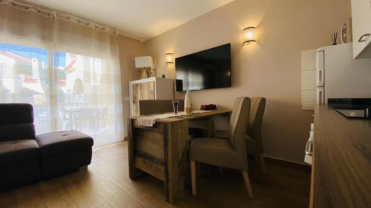 Luxury Apartment Fronte Piscina Mareverde A&V Costa Adeje Spain