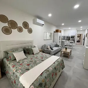 Centro Estudio Trinidad 3 , Málaga Spagna