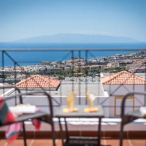 https://c553beautiful-villabig-gardenterracejacuzzi.adeje-hotels.com